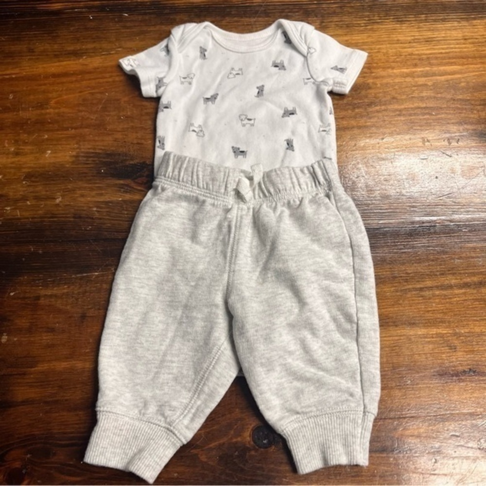 Carters White And Gray Dog Outfit Size 0-3 Months​